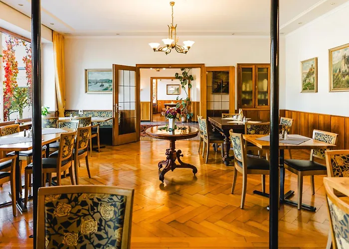 博多布里伽莱茵酒店 3* 博帕德